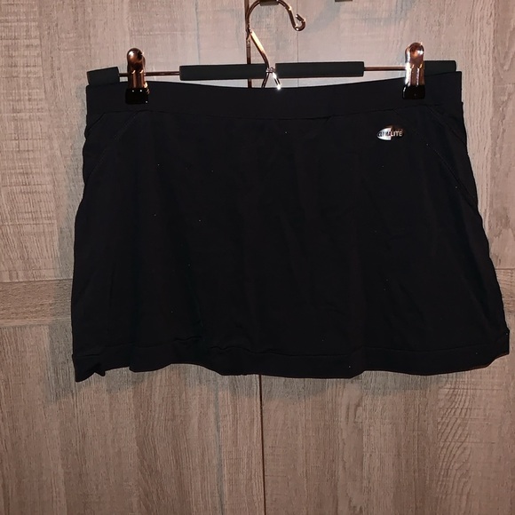 Adidas skirt size medium black golf skort - Picture 4 of 5